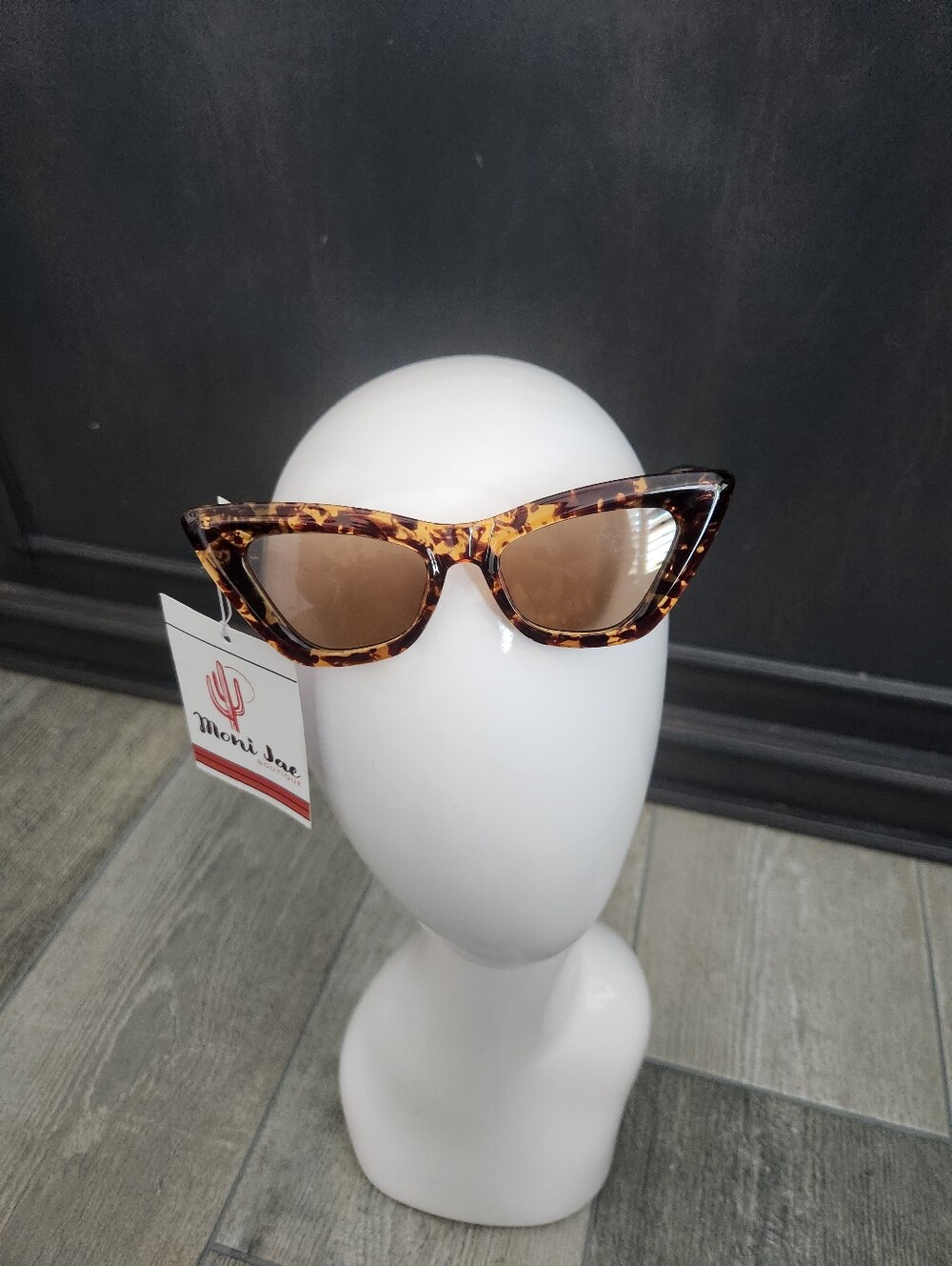 New Fifth & Ninth Siena Tortoiseshell Cat Eye Sunglasses (nwt)